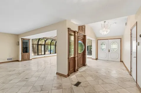 6936 North Kostner Avenue Lincolnwood IL 60712