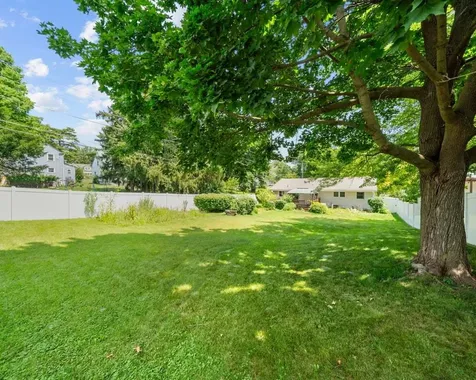 1546 Meadowbrook Lane Freeport IL 61032