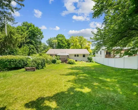 1546 Meadowbrook Lane Freeport IL 61032