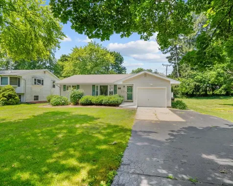 1546 Meadowbrook Lane Freeport IL 61032