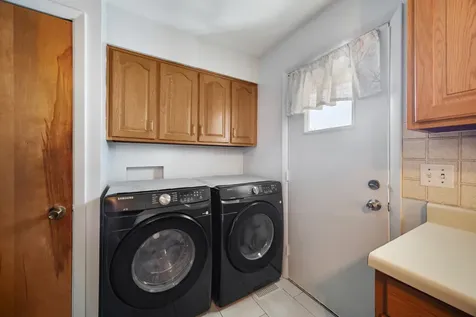 100 Woodcrest Lane Elk Grove Village IL 60007