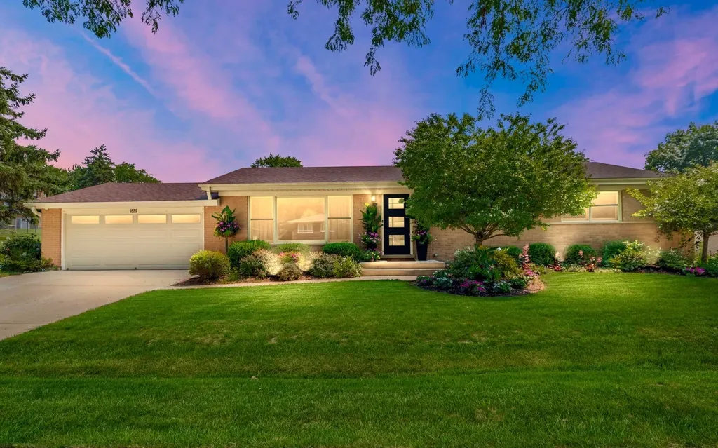 532 Merlin Drive Schaumburg IL 60193