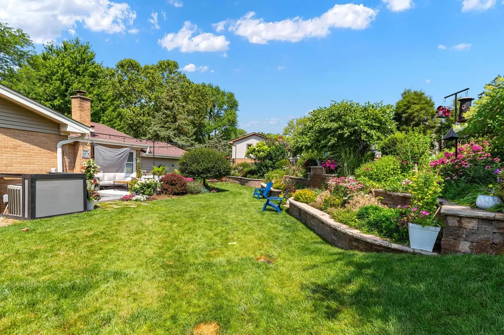 532 Merlin Drive Schaumburg IL 60193