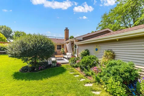 532 Merlin Drive Schaumburg IL 60193