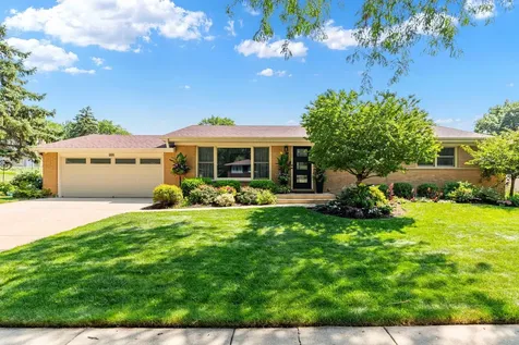 532 Merlin Drive Schaumburg IL 60193