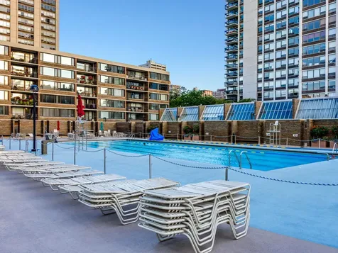 1460 North Sandburg Terrace Chicago IL 60610