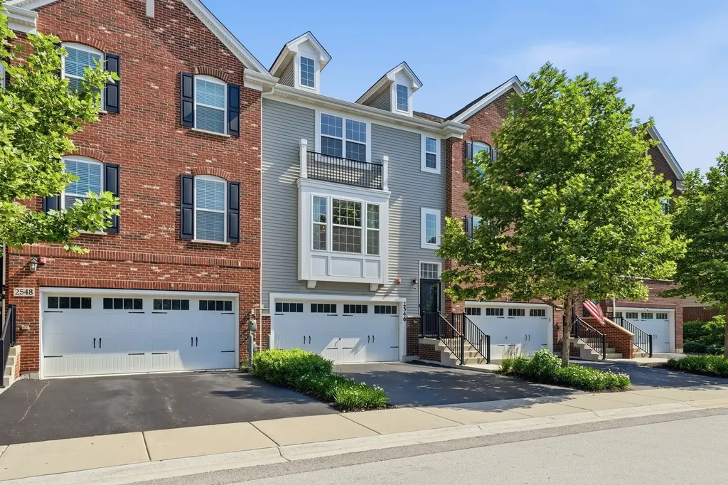 2546 Huntleigh Lane Woodridge IL 60517