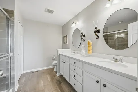 2546 Huntleigh Lane Woodridge IL 60517