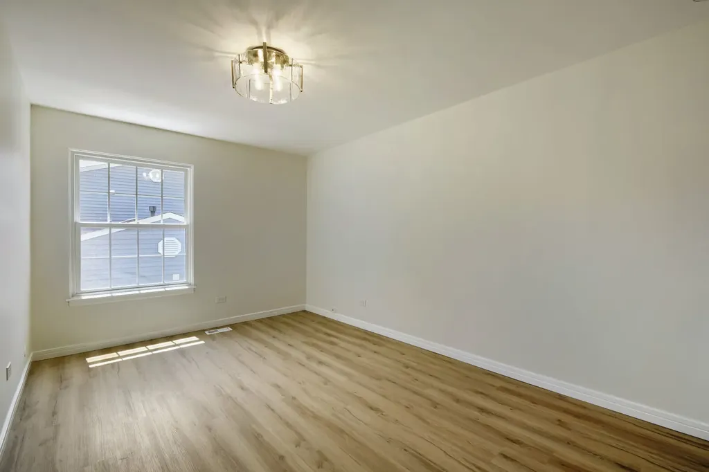 1477 Woodcutter Lane Wheaton IL 60189