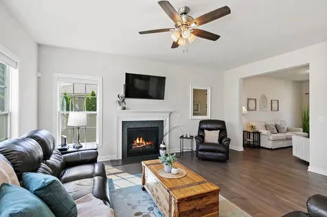 1109 Nottingham Road Sycamore IL 60178