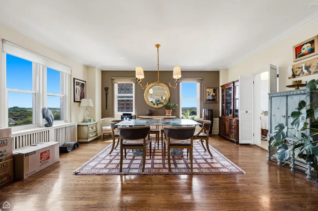 2666 East 73rd Street Chicago IL 60649