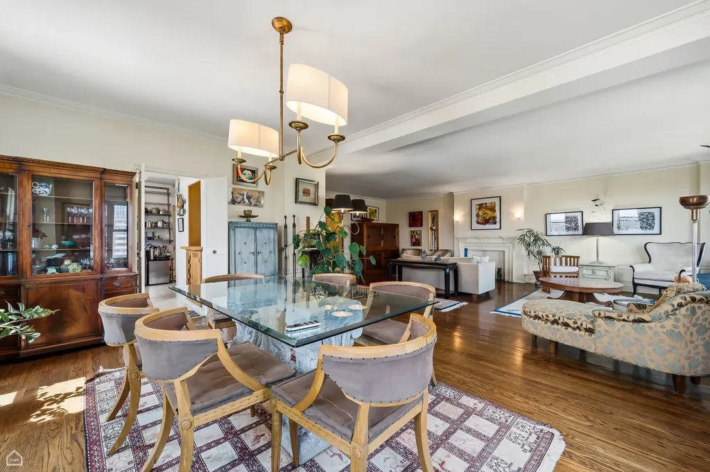 2666 East 73rd Street Chicago IL 60649