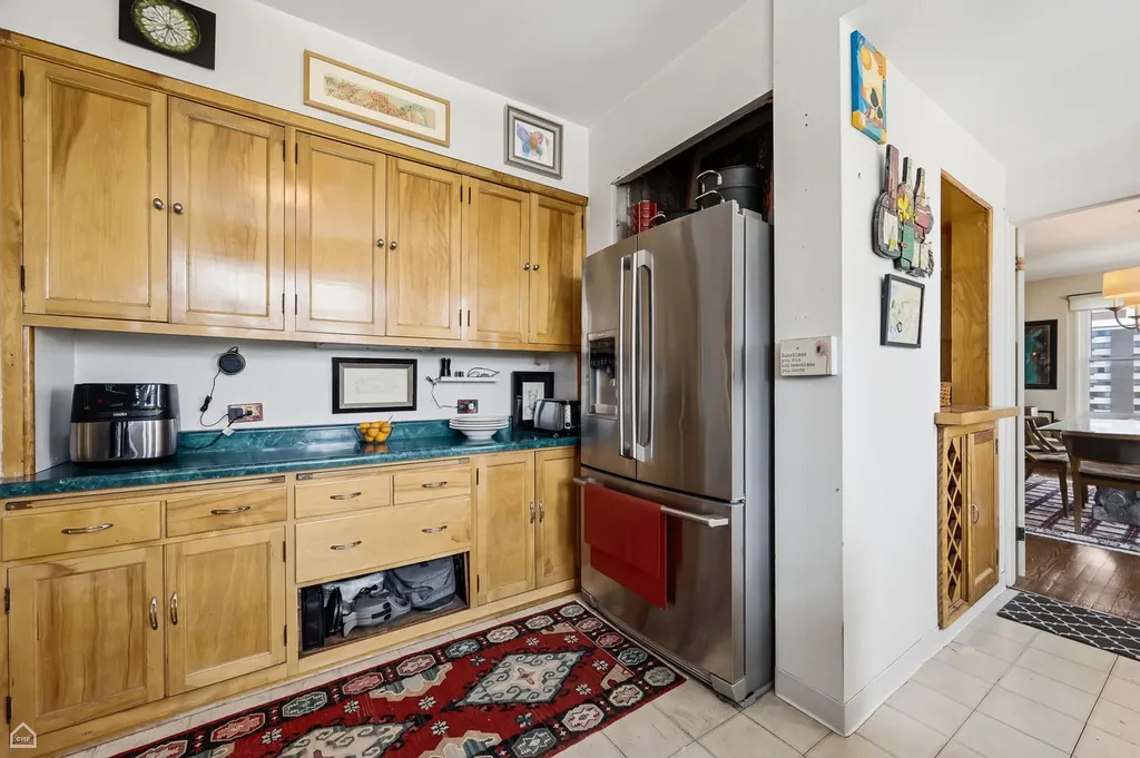 2666 East 73rd Street Chicago IL 60649