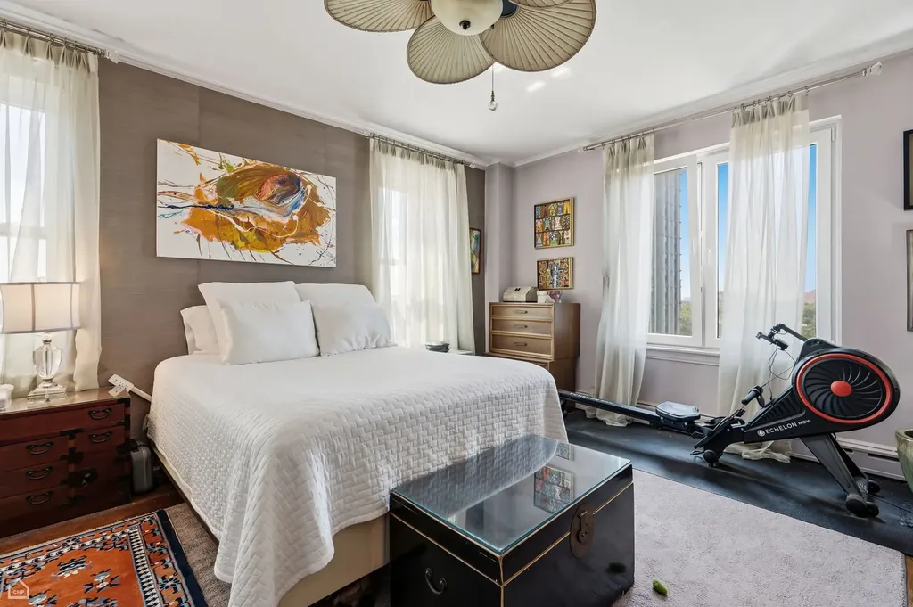 2666 East 73rd Street Chicago IL 60649