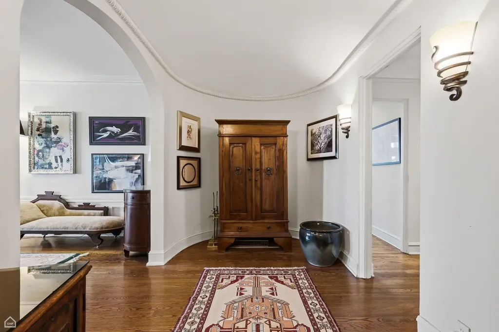 2666 East 73rd Street Chicago IL 60649