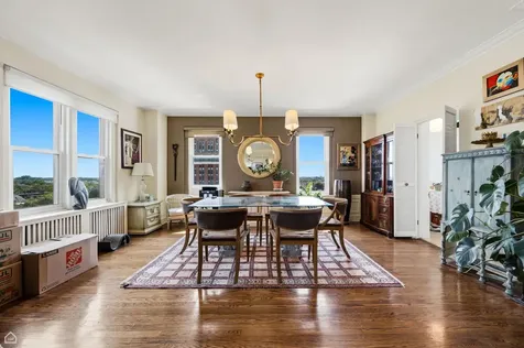 2666 East 73rd Street Chicago IL 60649