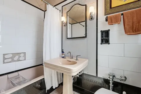 2666 East 73rd Street Chicago IL 60649