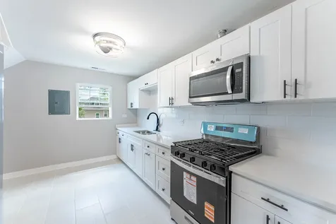 1076 East Maple Street Kankakee IL 60901