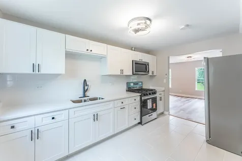 1076 East Maple Street Kankakee IL 60901
