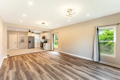 1076 East Maple Street Kankakee IL 60901