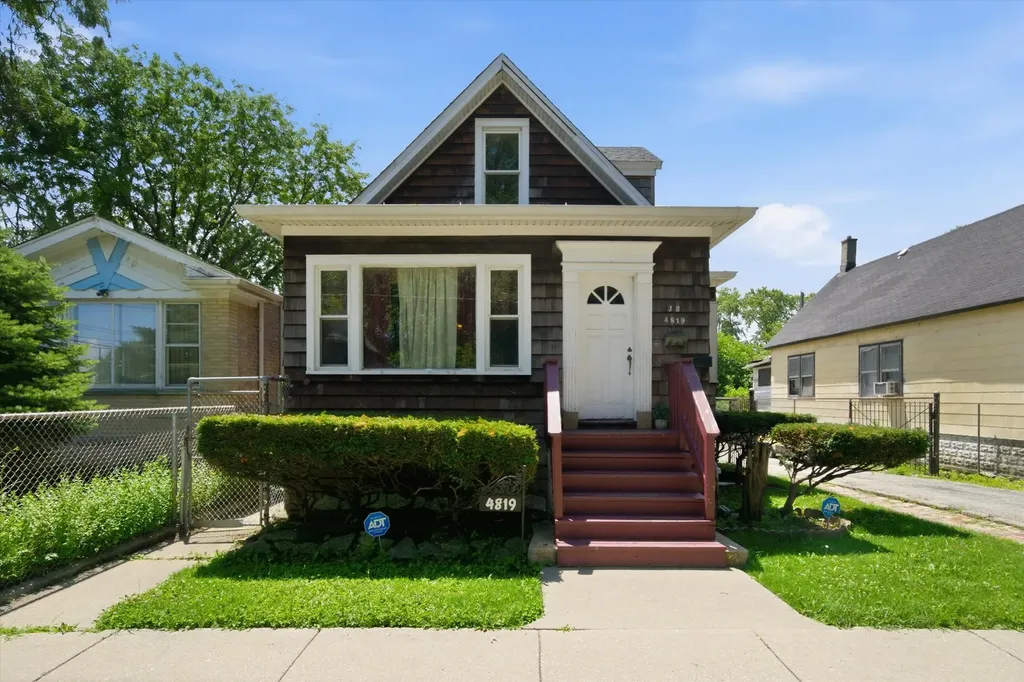 4819 West Race Avenue Chicago IL 60644