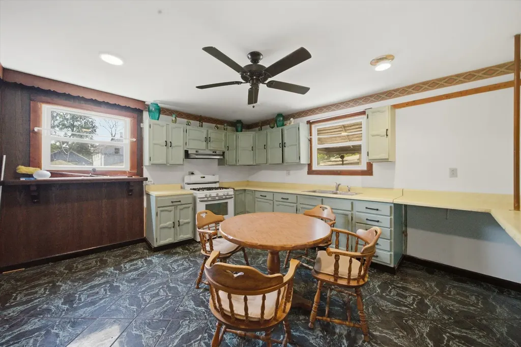 4819 West Race Avenue Chicago IL 60644