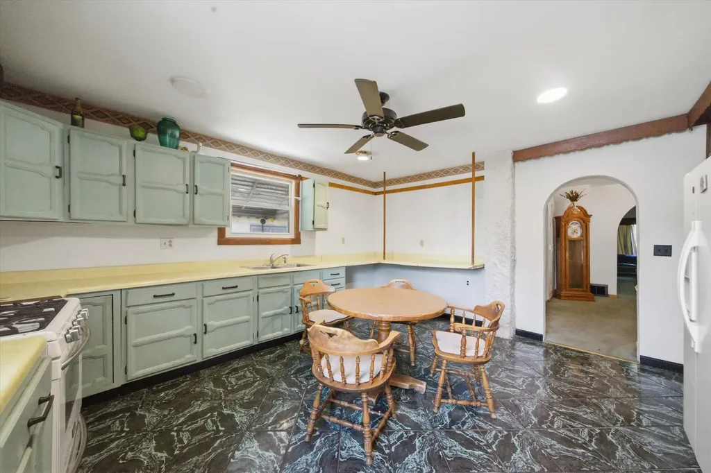 4819 West Race Avenue Chicago IL 60644