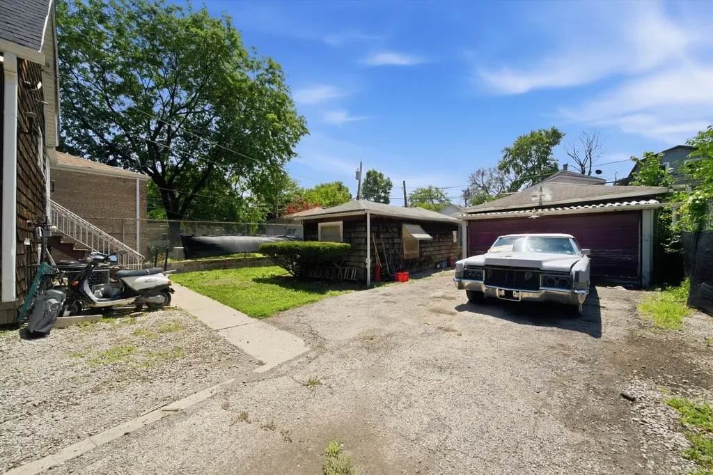 4819 West Race Avenue Chicago IL 60644