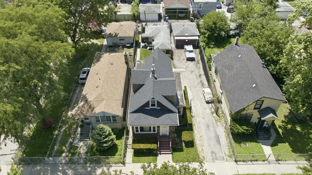 4819 West Race Avenue Chicago IL 60644