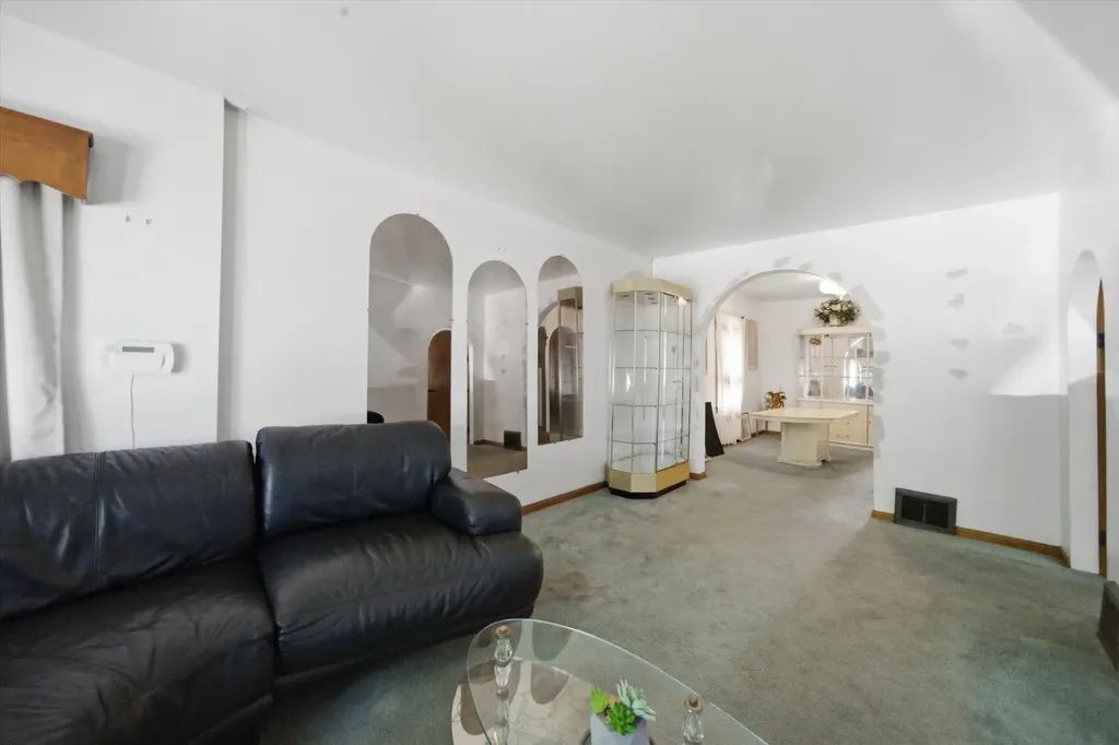 4819 West Race Avenue Chicago IL 60644