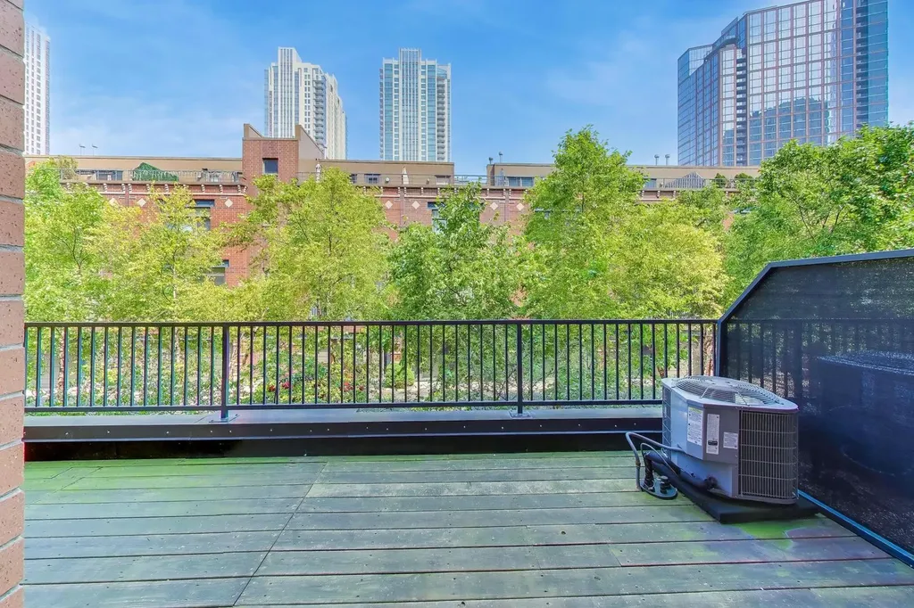 550 West Fulton Street Chicago IL 60661