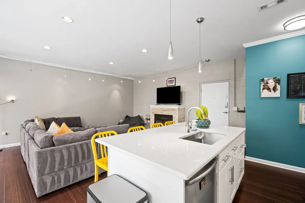 1808 South Michigan Avenue Chicago IL 60616