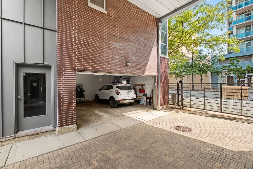 1808 South Michigan Avenue Chicago IL 60616