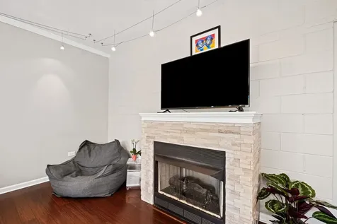 1808 South Michigan Avenue Chicago IL 60616
