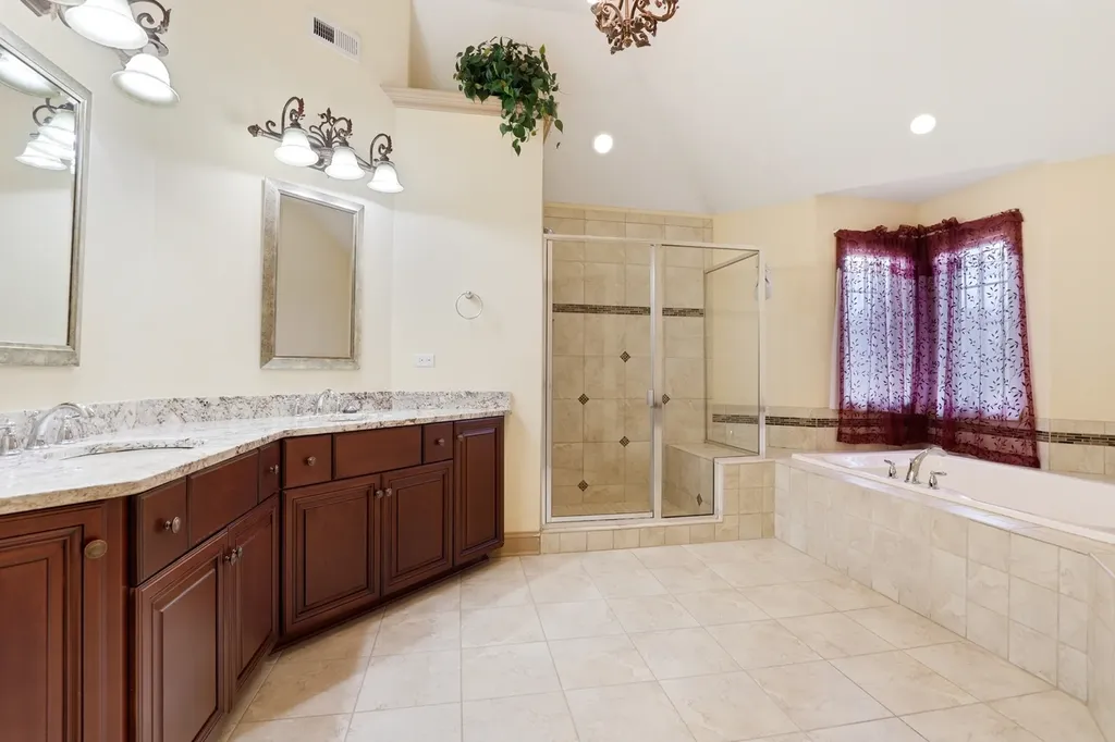 12635 Chiszar Drive Mokena IL 60448