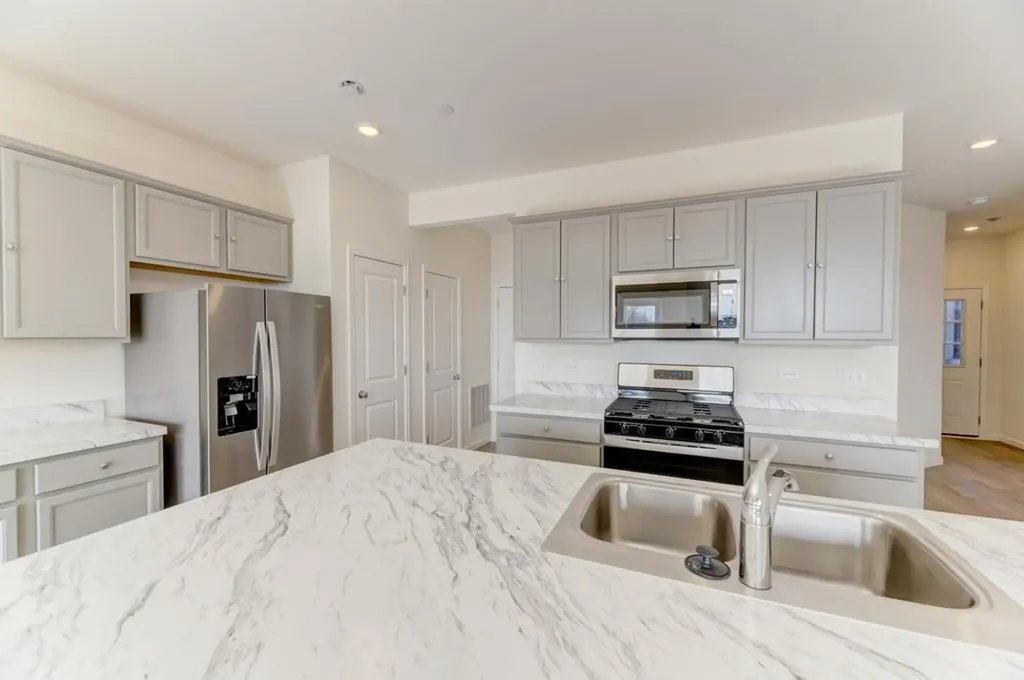 2235 Horseshoe Circle Naperville IL 60564