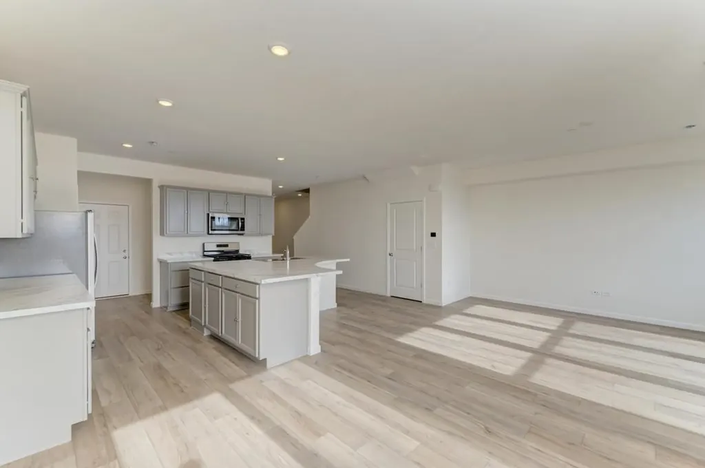 2235 Horseshoe Circle Naperville IL 60564