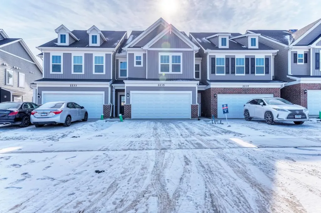2235 Horseshoe Circle Naperville IL 60564