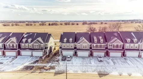 2235 Horseshoe Circle Naperville IL 60564