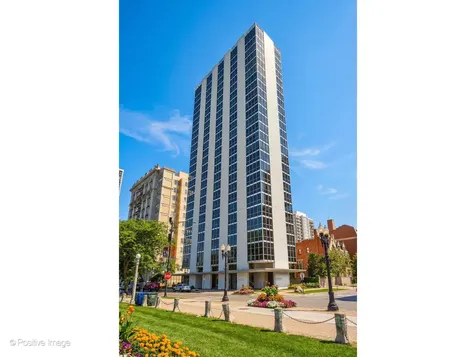 1555 North Dearborn Parkway Chicago IL 60610