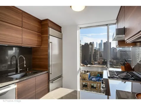 1555 North Dearborn Parkway Chicago IL 60610