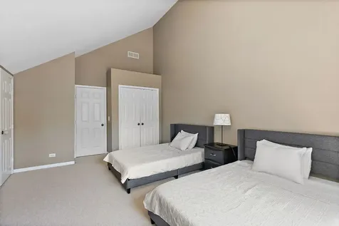 1559 Laurel Oaks Drive Streamwood IL 60107