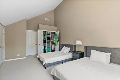 1559 Laurel Oaks Drive Streamwood IL 60107