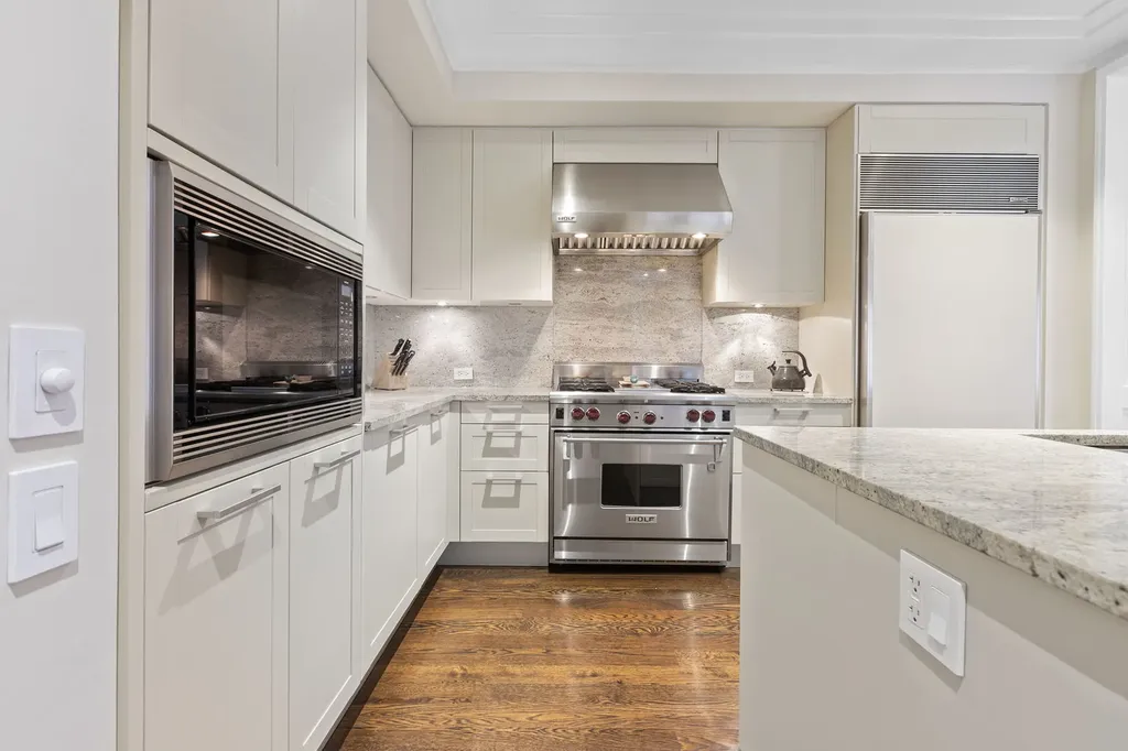 159 East Walton Place Chicago IL 60611