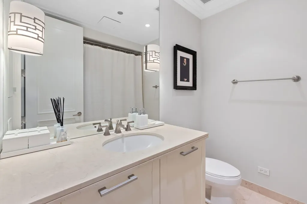 159 East Walton Place Chicago IL 60611