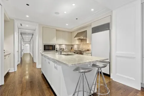 159 East Walton Place Chicago IL 60611