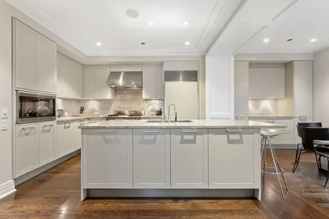 159 East Walton Place Chicago IL 60611