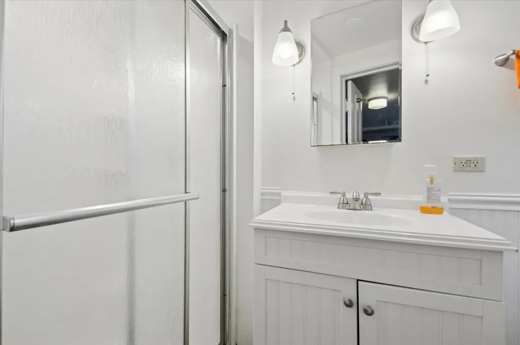 1762 West Morse Avenue Chicago IL 60626