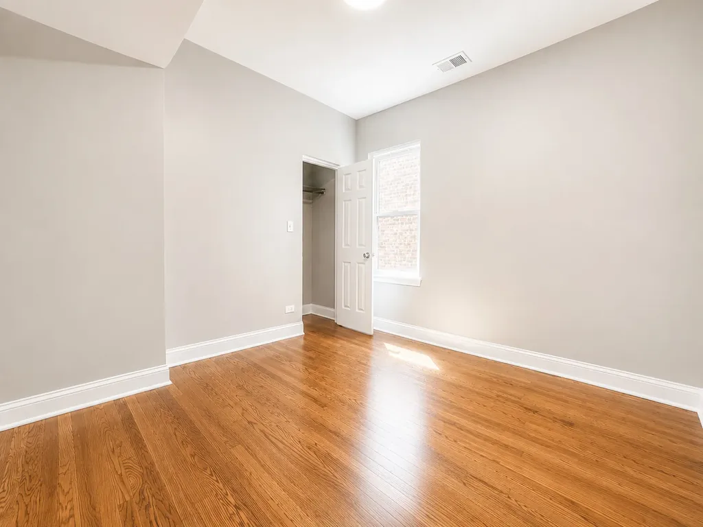 1747 North Luna Avenue Chicago IL 60639
