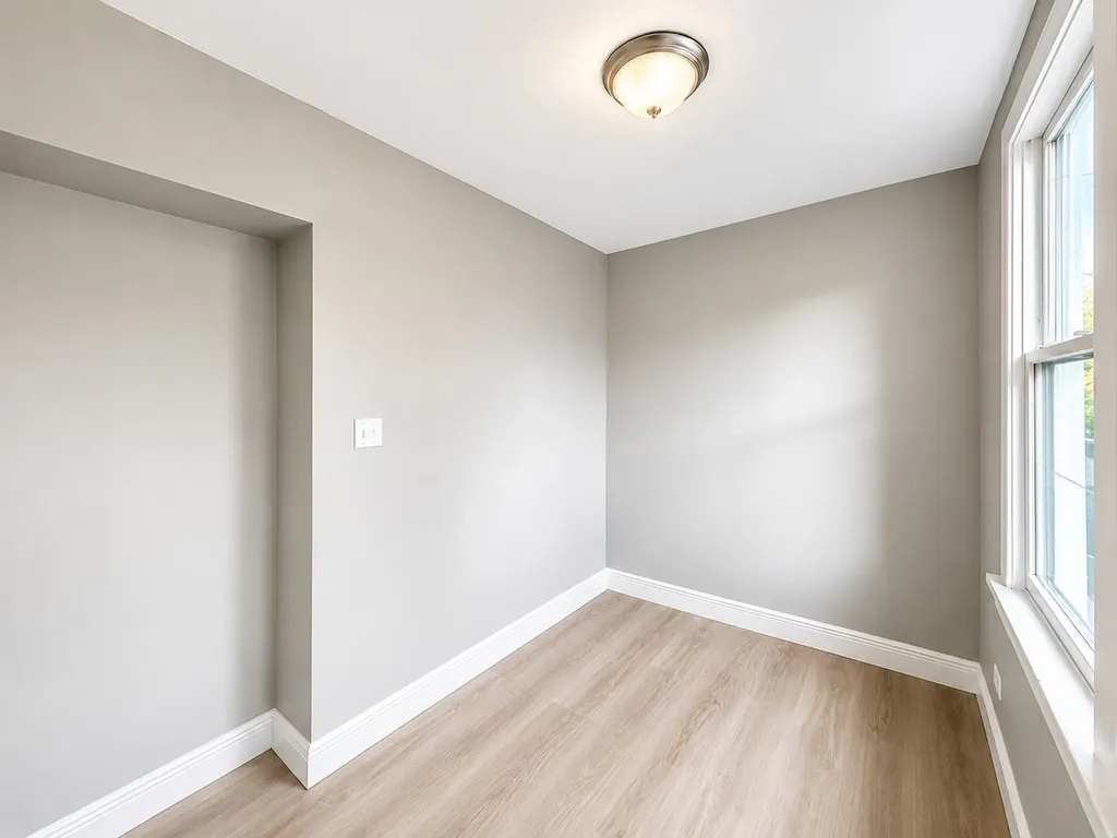 1747 North Luna Avenue Chicago IL 60639